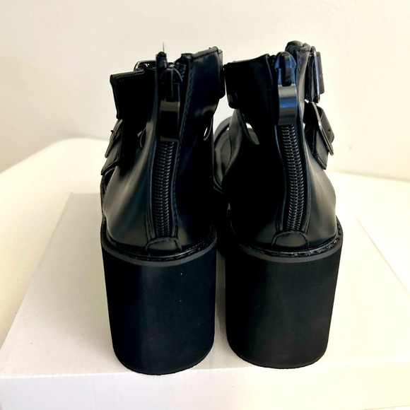 Buckle Flat-forms Wedge Sandals, Black Size 40(8) - Picture 4 of 8